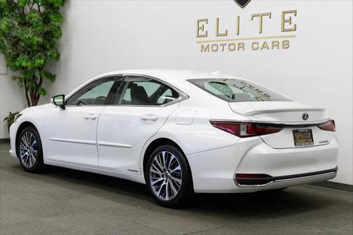2021 Lexus ES 300h Base