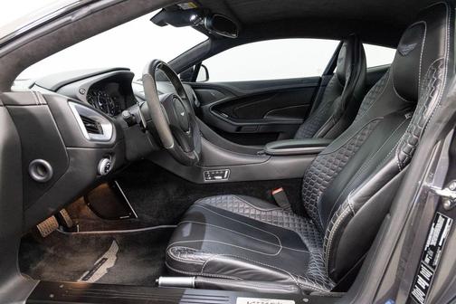 Meteorite Silver 2015 Aston Martin Vanquish V12