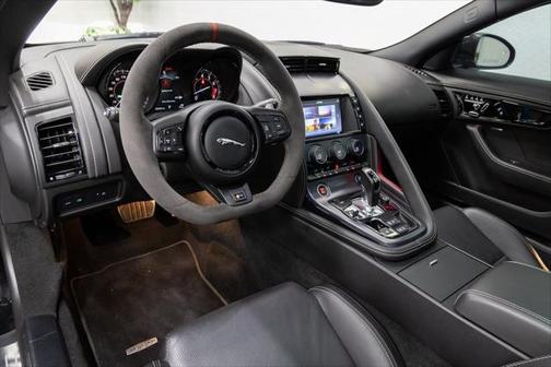 2018 Jaguar F-TYPE R