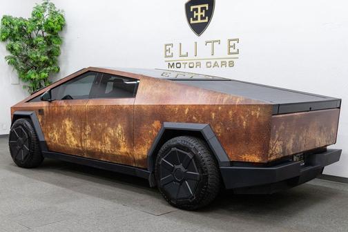 2025 Tesla Cybertruck Cyberbeast