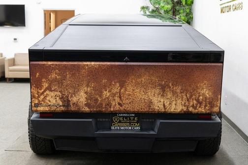 2025 Tesla Cybertruck Cyberbeast