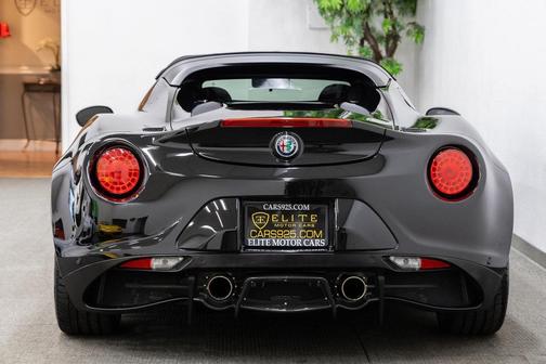 2018 Alfa Romeo 4C Spider Base