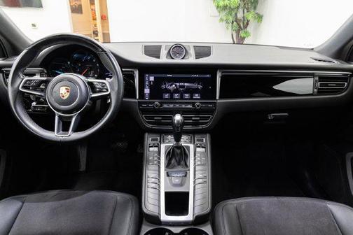 2020 Porsche Macan Base