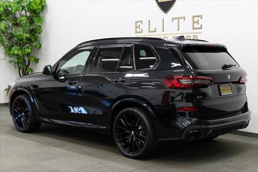 2022 BMW X5 M50i
