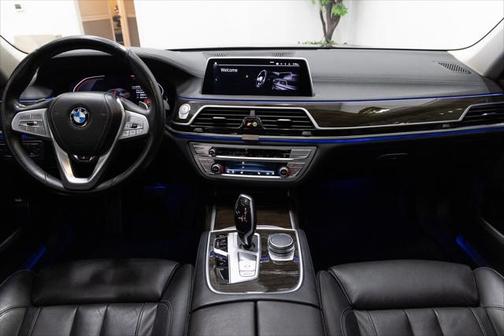 2021 BMW 740 740i