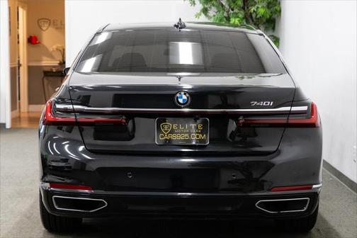 2021 BMW 740 740i