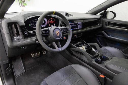 2024 Porsche Cayenne Turbo GT