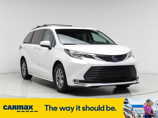 2023 Toyota Sienna XLE