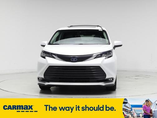 2023 Toyota Sienna XLE
