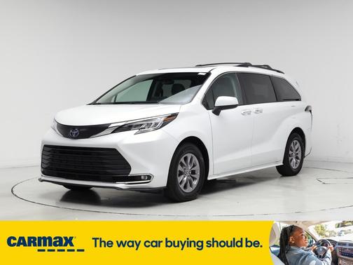 2023 Toyota Sienna XLE