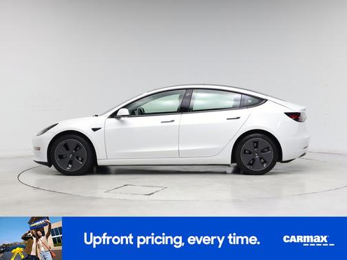 White 2022 Tesla Model 3