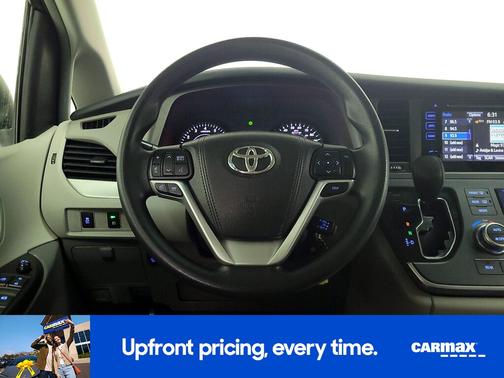 2017 Toyota Sienna LE