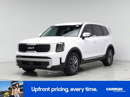 White 2024 Kia Telluride LX