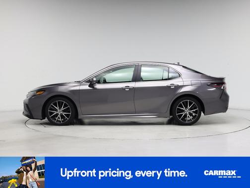 2022 Toyota Camry Hybrid SE