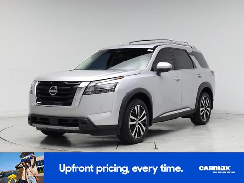 Gray 2023 Nissan Pathfinder Platinum