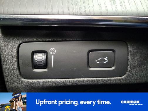 2020 Volvo XC90 T6 Momentum