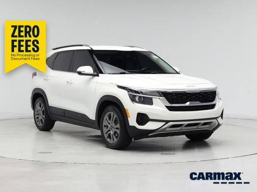 White 2022 Kia Seltos S