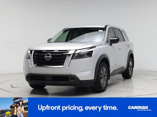 Silver 2024 Nissan Pathfinder S