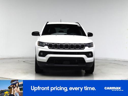White 2023 Jeep Compass Latitude Lux
