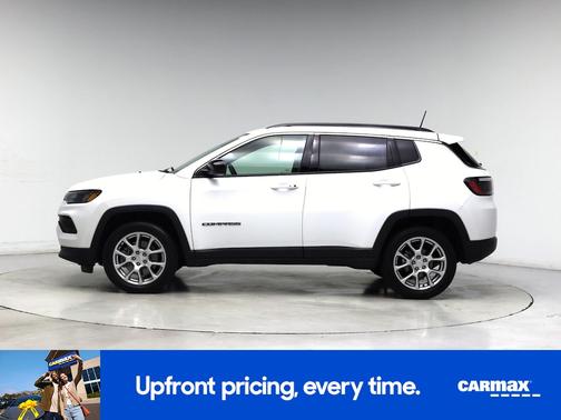 White 2023 Jeep Compass Latitude Lux