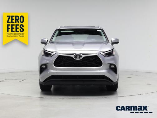 Silver 2023 Toyota Highlander XLE