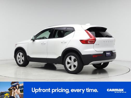 2022 Volvo XC40 T4 Momentum
