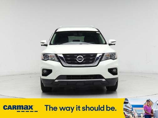 2017 Nissan Pathfinder SL