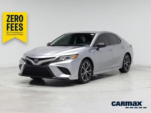 Silver 2019 Toyota Camry SE