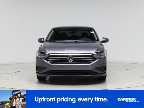Gray 2019 Volkswagen Jetta SE
