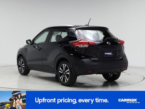 Black 2019 Nissan Kicks SV
