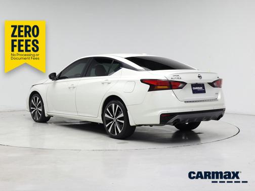 White 2022 Nissan Altima SR