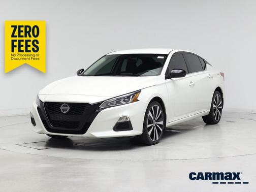 White 2022 Nissan Altima SR