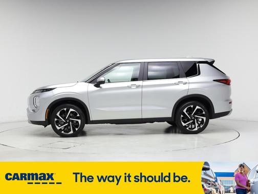 2023 Mitsubishi Outlander SE