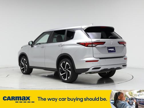 2023 Mitsubishi Outlander SE