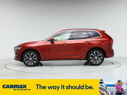 2022 Volvo XC60 B5 Momentum