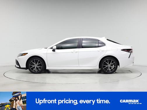 White 2024 Toyota Camry SE