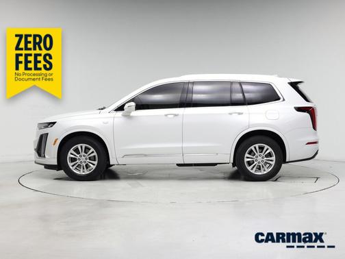 White 2024 Cadillac XT6 Luxury