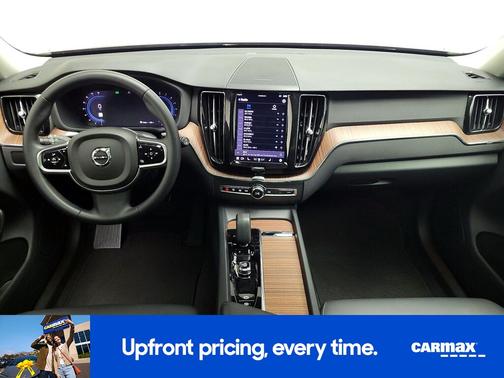 2024 Volvo XC60 B5 Plus Dark Theme