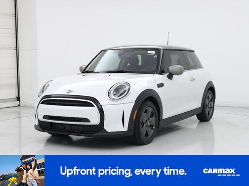 White 2024 MINI Hardtop