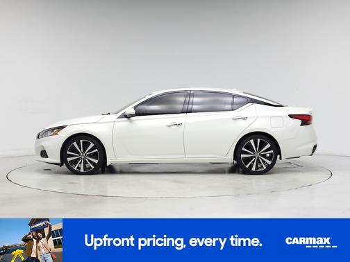 White 2019 Nissan Altima Platinum