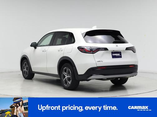 White 2024 Honda HR-V EX-L