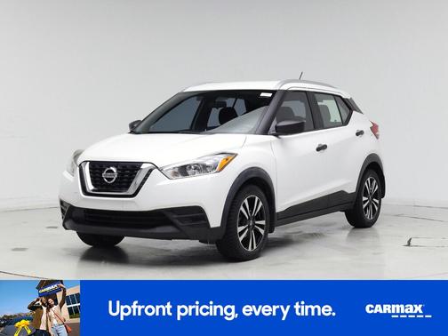 White 2019 Nissan Kicks SV