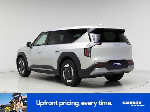 2026 Kia EV9 Light Long Range