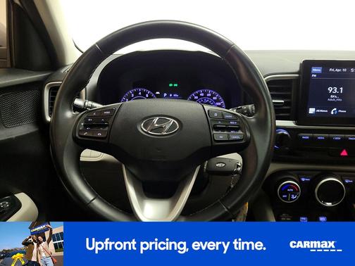 Silver 2020 Hyundai VENUE SEL