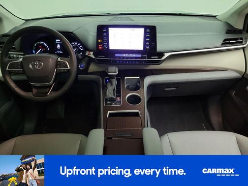 2023 Toyota Sienna XLE