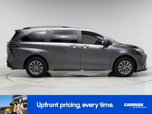 2023 Toyota Sienna XLE
