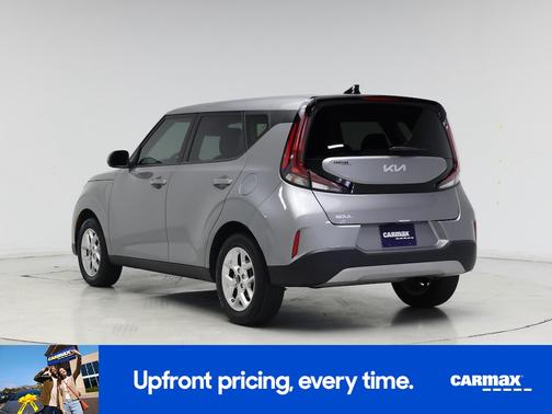 Gray 2024 Kia Soul LX