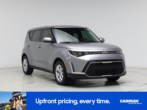 Gray 2024 Kia Soul LX