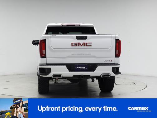 White 2022 GMC Sierra 1500 AT4
