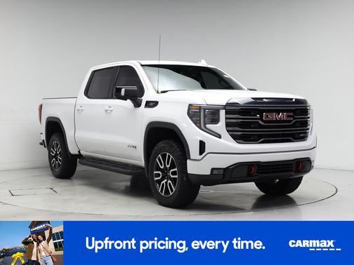 White 2022 GMC Sierra 1500 AT4